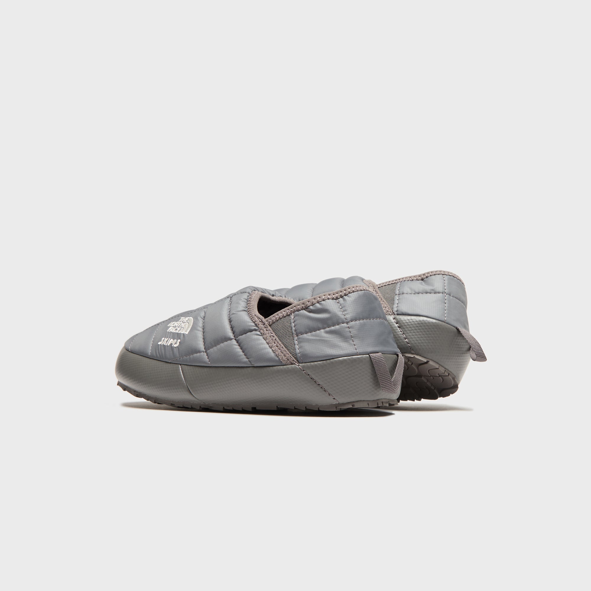 The North Face x SKIMS WMNS Thermoball Traction Mule V - Gunmetal