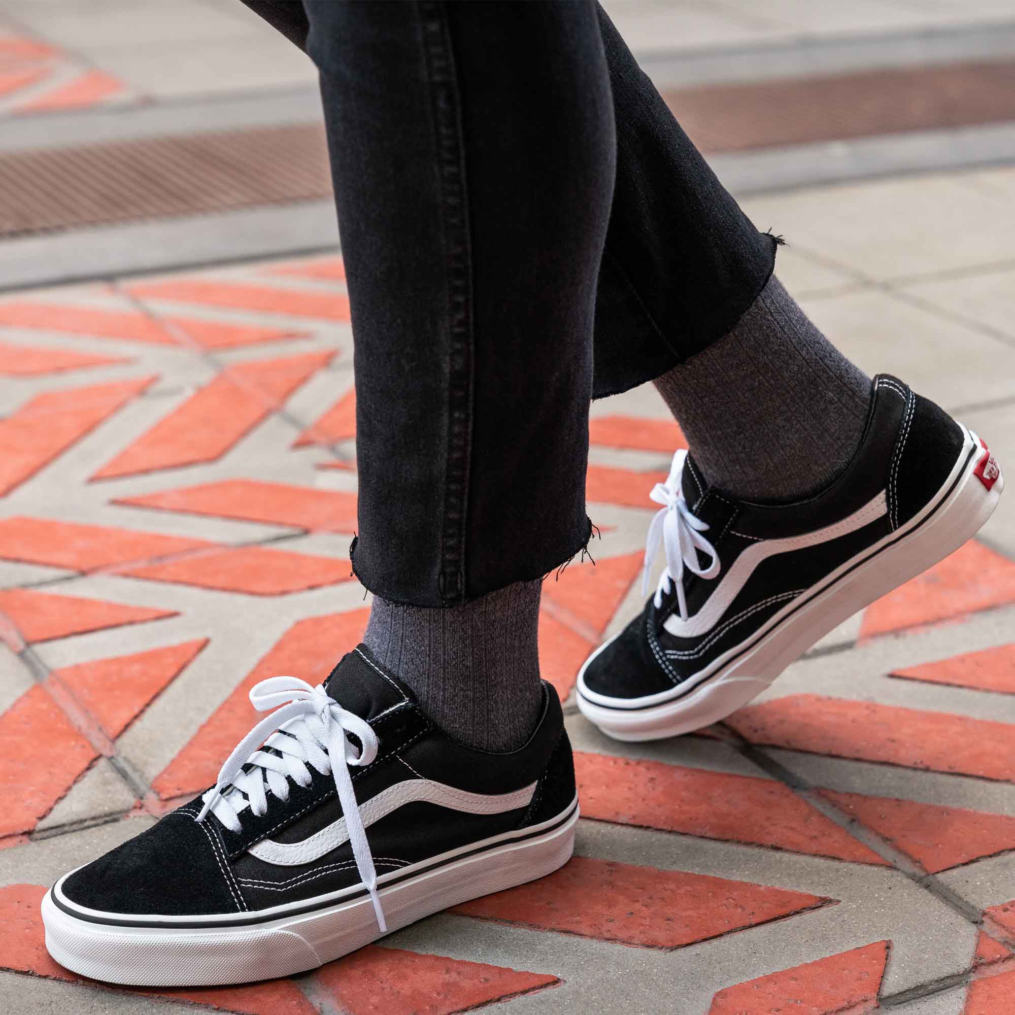 Crew-Length Grip Socks for Calm and Controlled Workouts