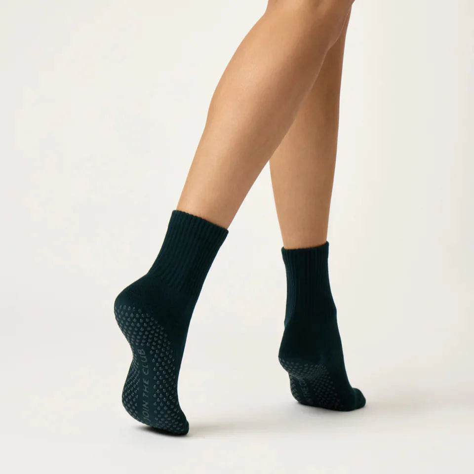 Indoor Fitness Crew Socks for Smooth Floors and Stability
