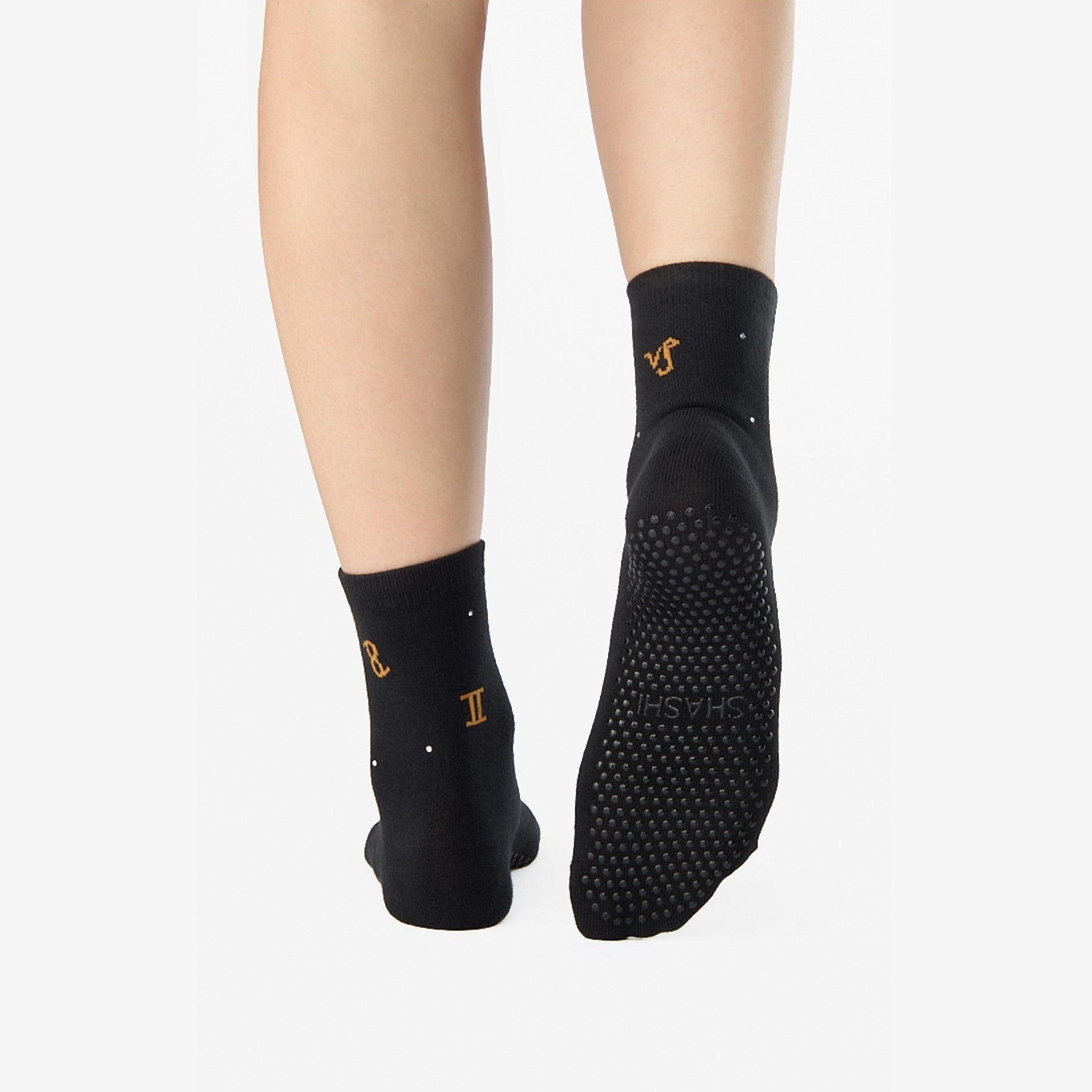 Non-Slip Studio Socks for Indoor Fitness Lifestyles